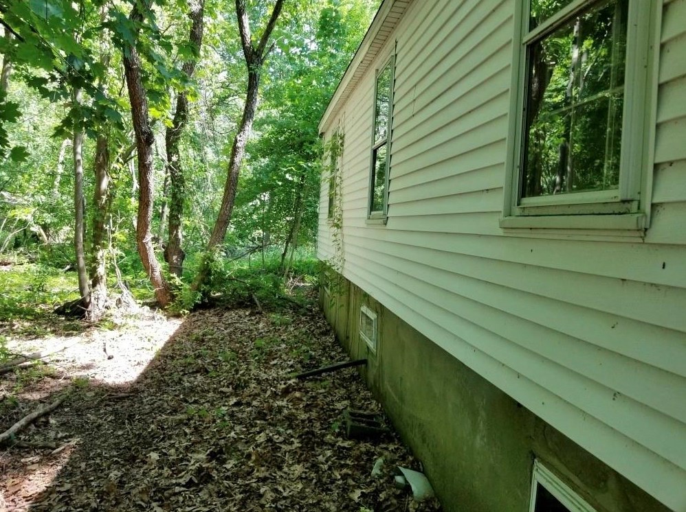 19 Pole Bridge Rd, Scituate, RI 02857