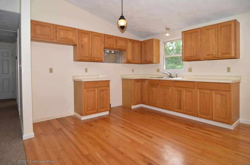 140 Buck Hill Rd, Glocester, RI 02859