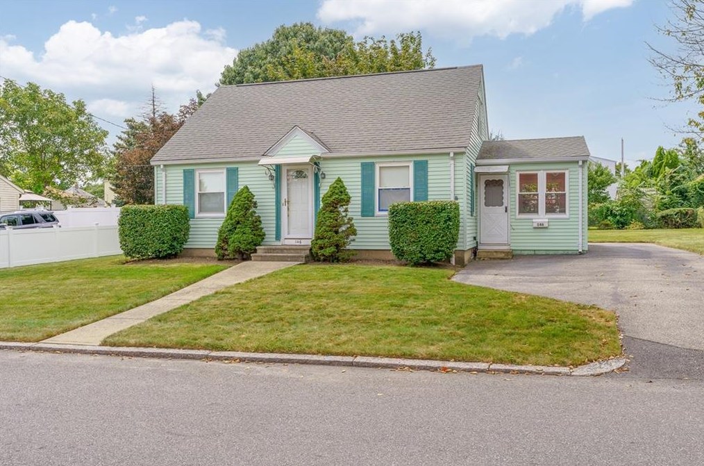 146 Victoria Ave, Cranston, RI 02920 exterior