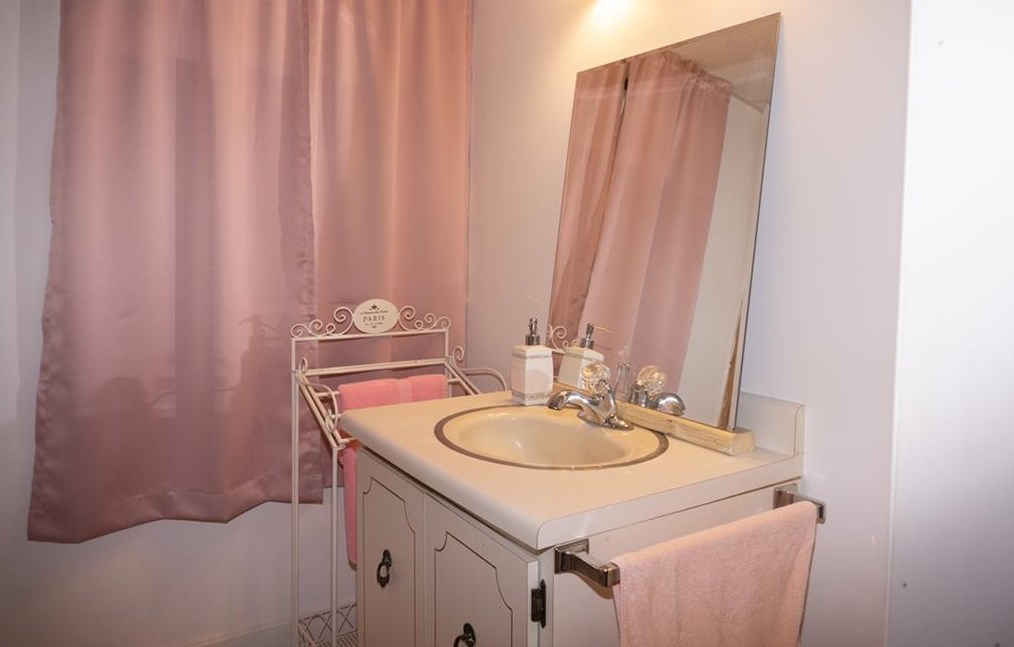 116 Longview Dr, Cranston RI  02920-3318 exterior