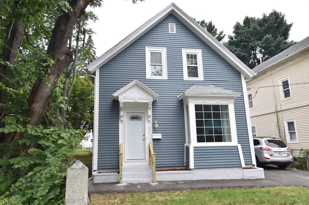 225 Whittier Ave, Providence, RI 02909