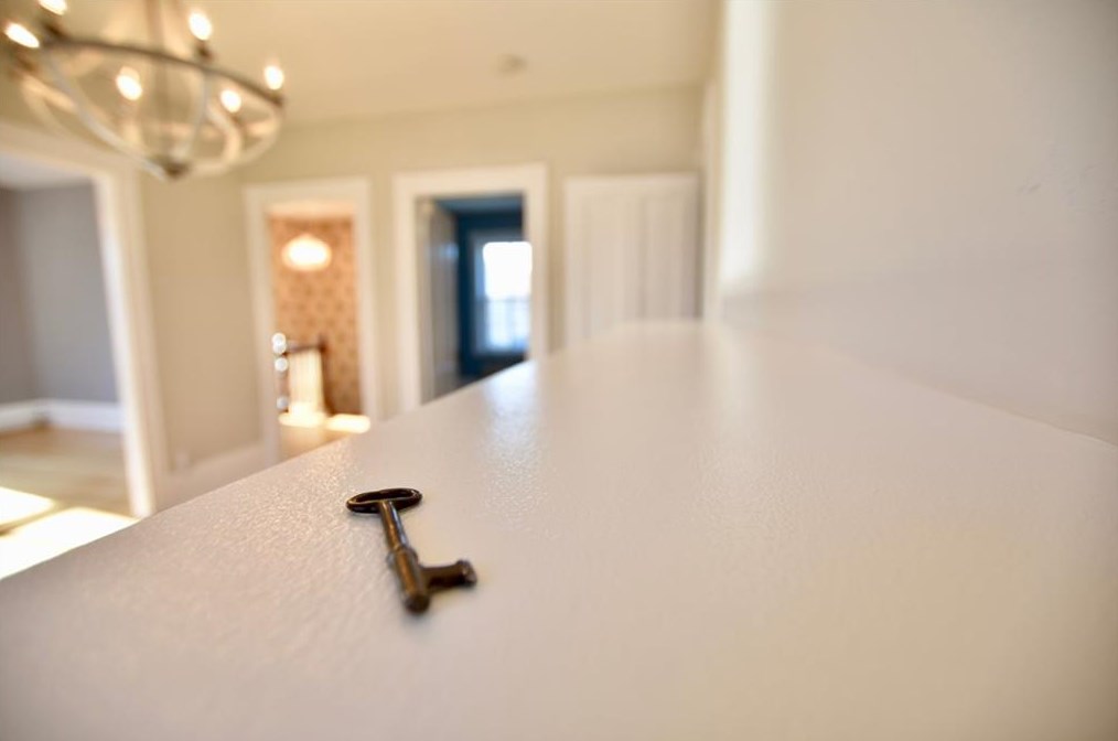 10 Noyes Ave, Bristol, RI 02809