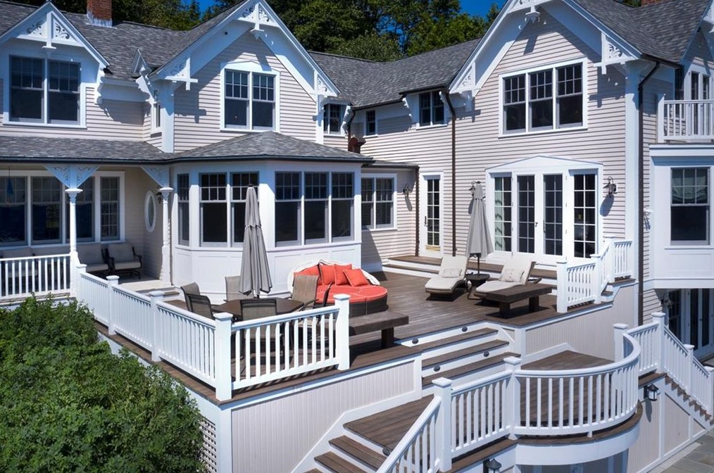 24 Orient Ave, Jamestown RI  02835-1834 exterior