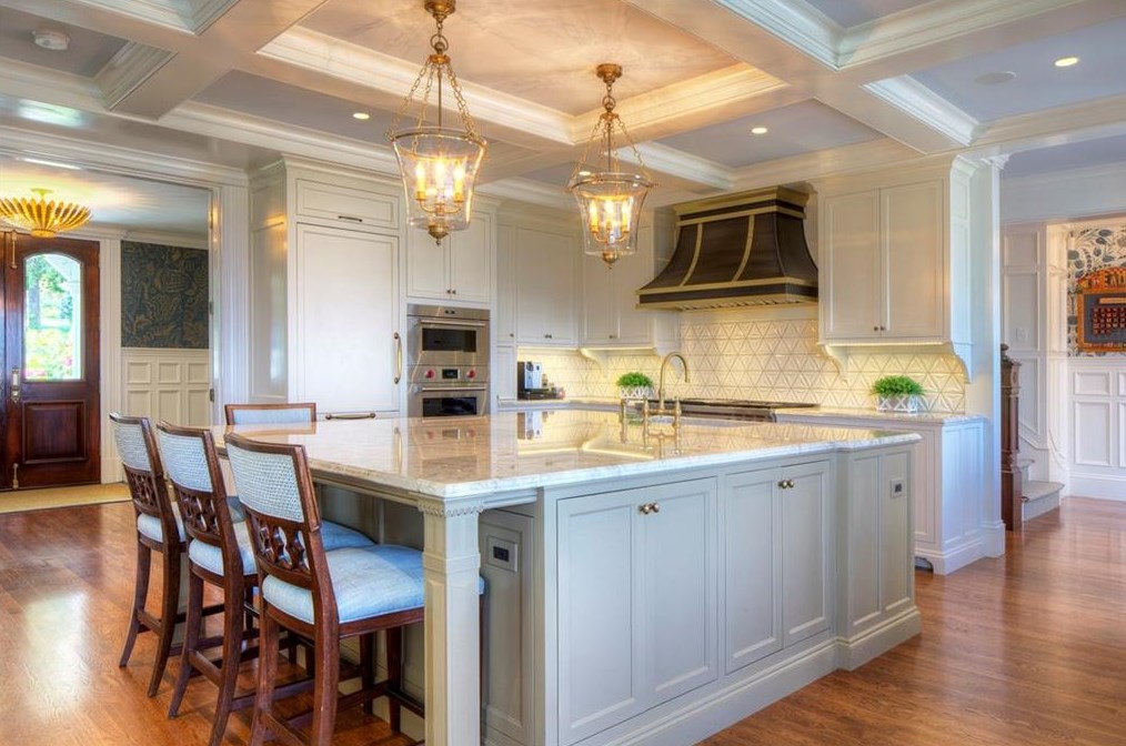 24 Orient Ave, Jamestown RI  02835-1834 exterior