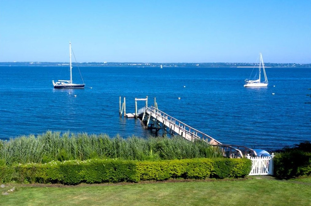 24 Orient Ave, Jamestown RI  02835-1834 exterior