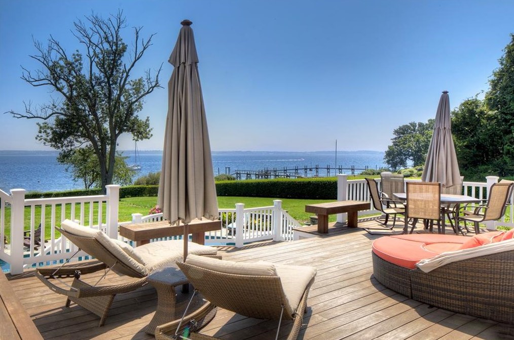 24 Orient Ave, Jamestown RI  02835-1834 exterior