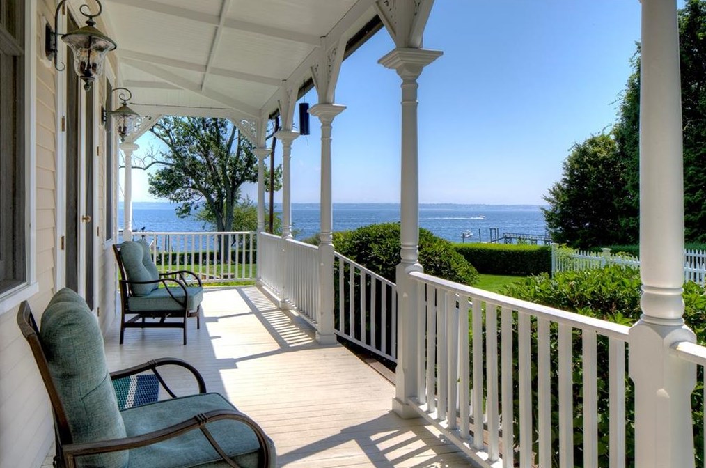 24 Orient Ave, Jamestown RI  02835-1834 exterior