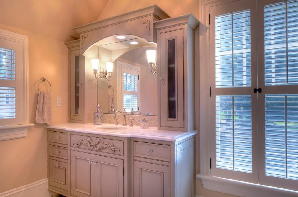 24 Orient Ave, Jamestown RI  02835-1834 exterior