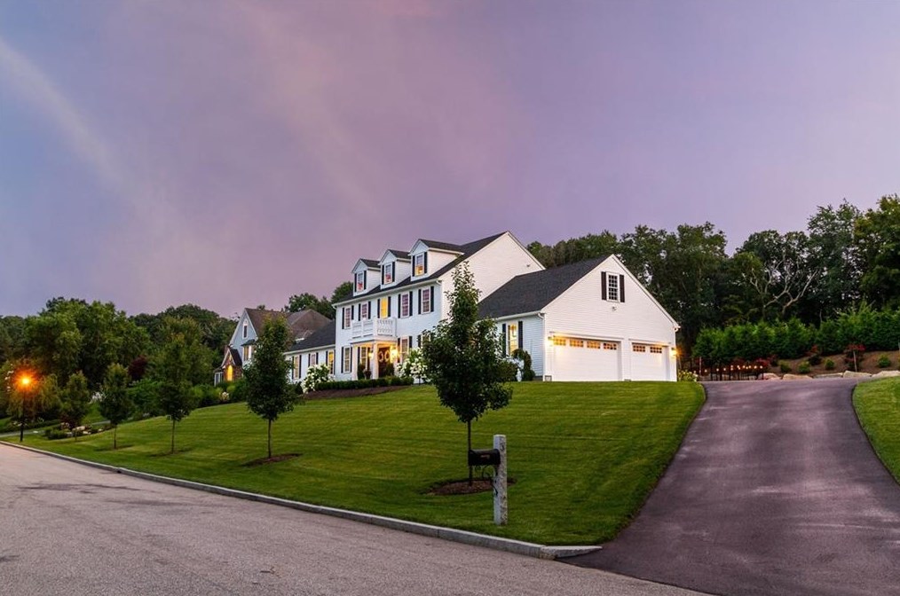 3 Alyssa Ln, Lincoln, RI 02865