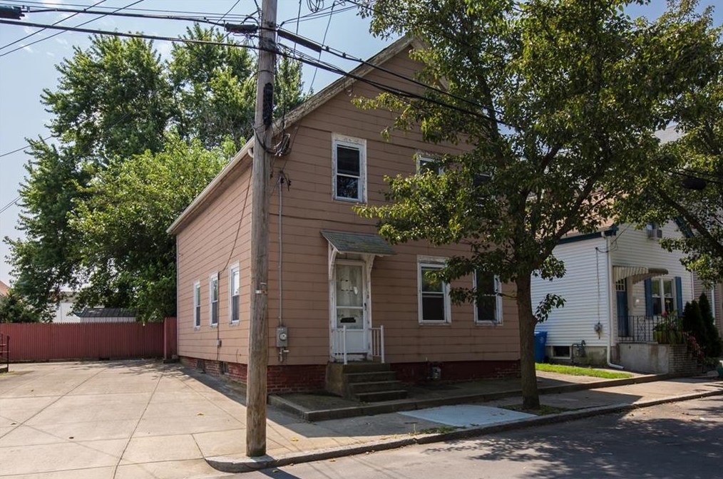 10 Franklin Ave, Cranston, RI 02920-7712
