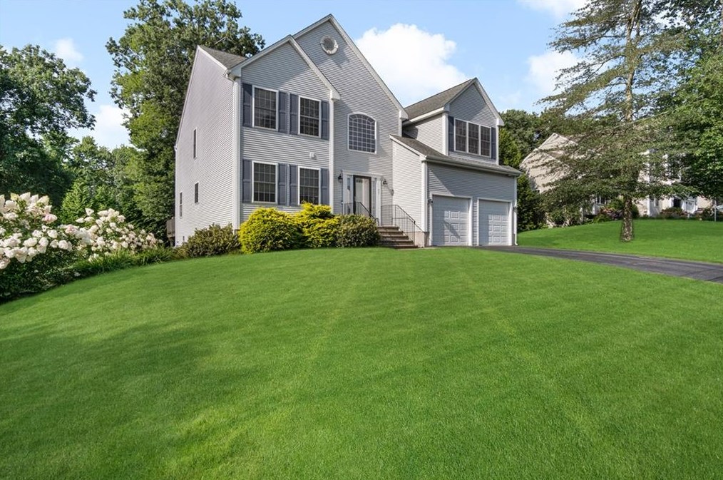 45 Marian Ave, South Kingstown, RI 02882