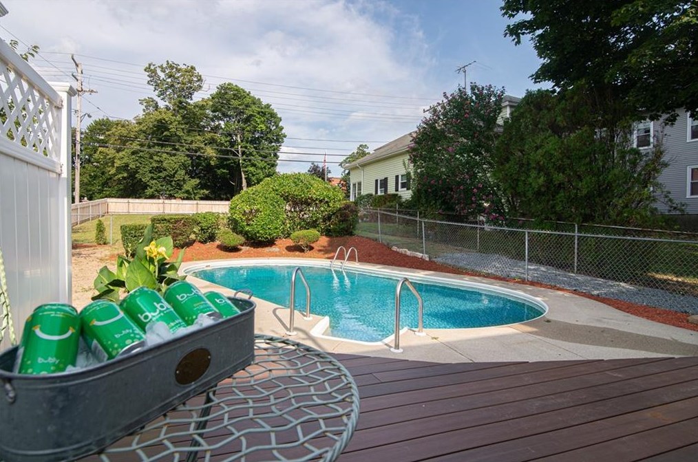 12 Boyden Blvd, East Providence, RI 02915 exterior