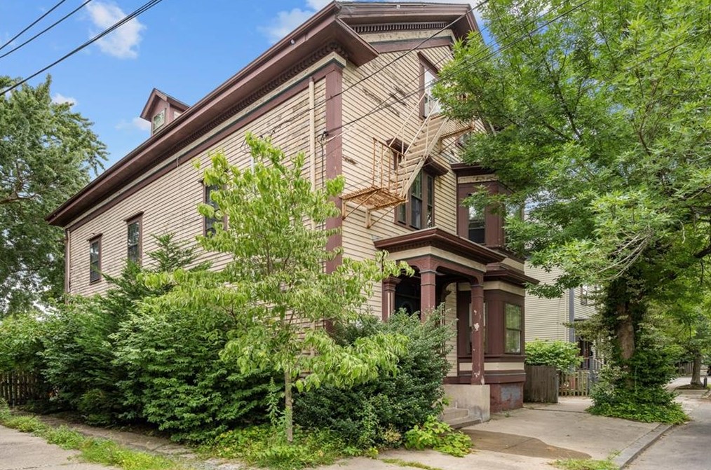 75 Wood St, Providence, RI 02909
