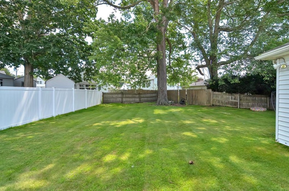 17 Gainer Ave, North Providence, RI 02911