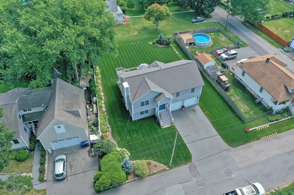 94 Charles St, Bristol, RI 02809-3132