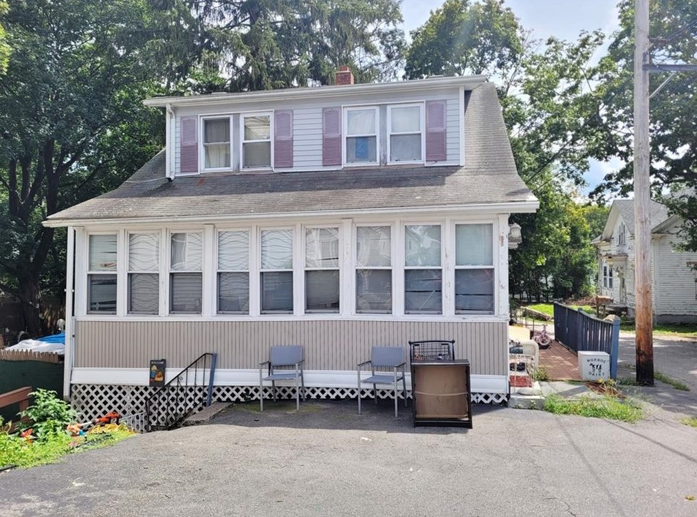 49 Mapledale St, Coventry, RI 02816