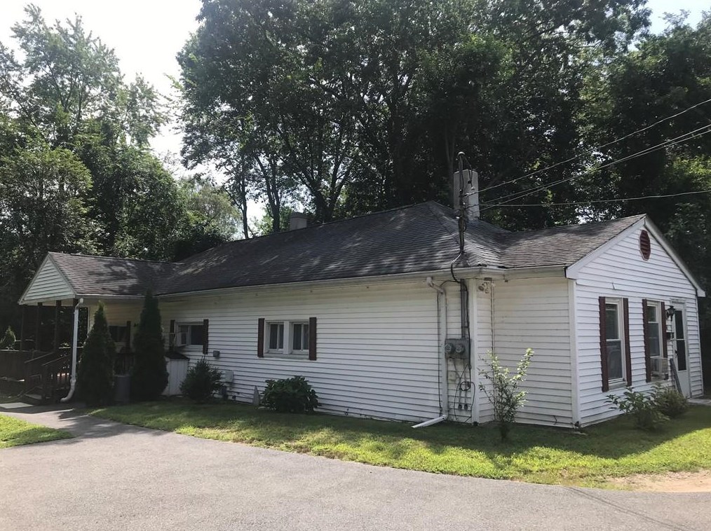 25 Muron Ave, Bellingham MA  02019-2117 exterior