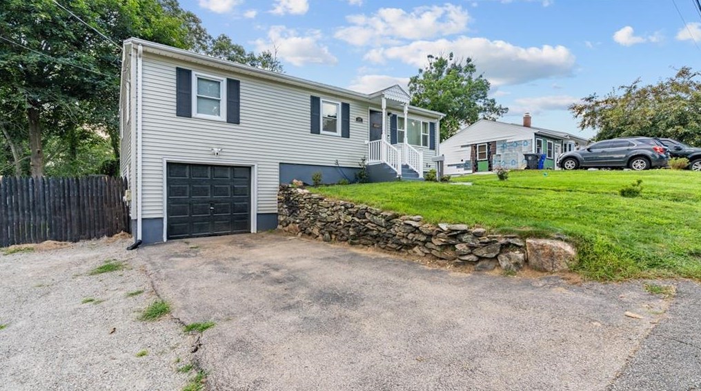 30 Garnet St, West-Warwick, RI 02893 exterior