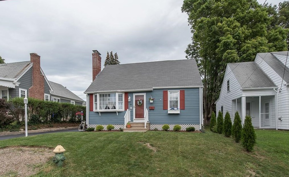 56 Observatory Ave, North Providence, RI 02911
