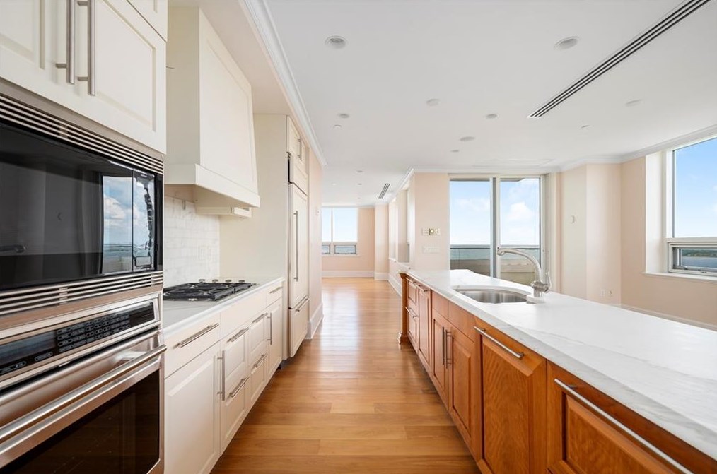 1 Tower Dr #2105, Portsmouth, RI 02871