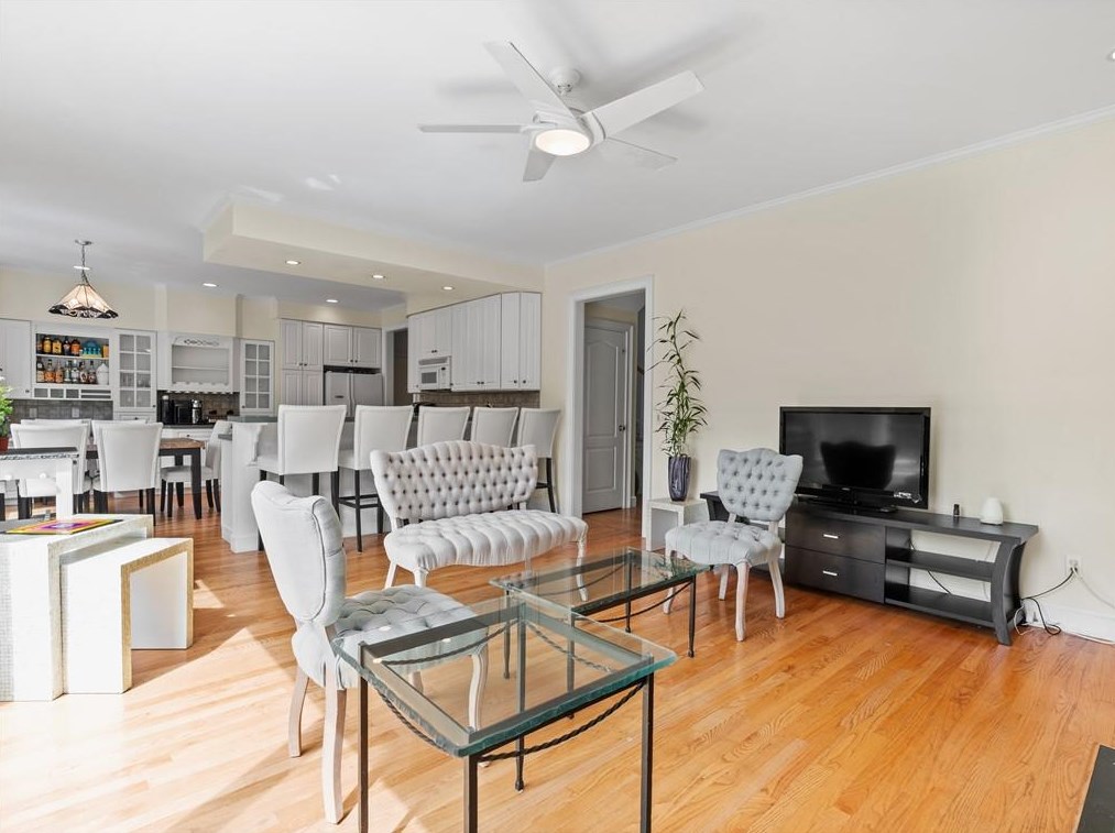 26 Griswold Ave, Bristol RI  02809-2927 exterior