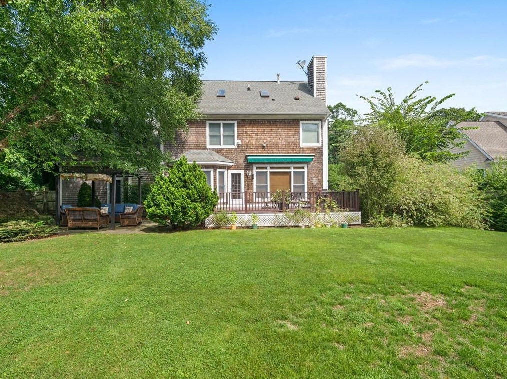 26 Griswold Ave, Bristol RI  02809-2927 exterior
