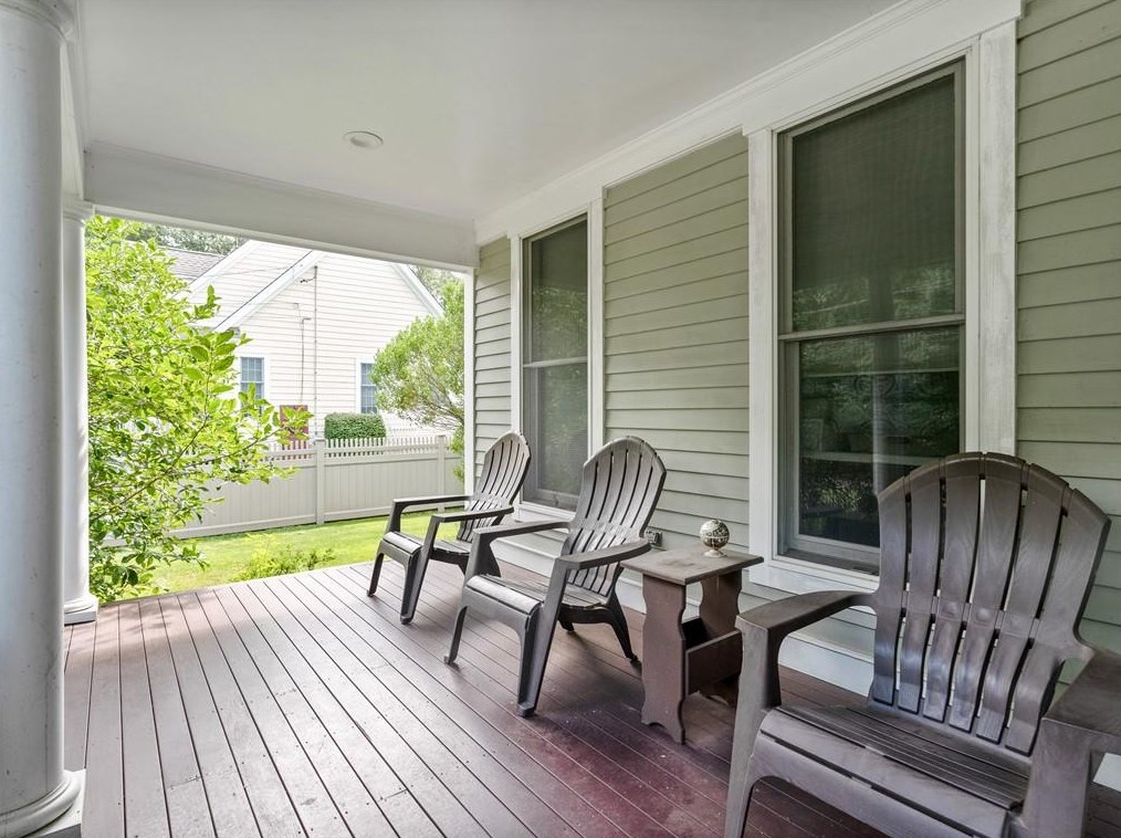 26 Griswold Ave, Bristol RI  02809-2927 exterior