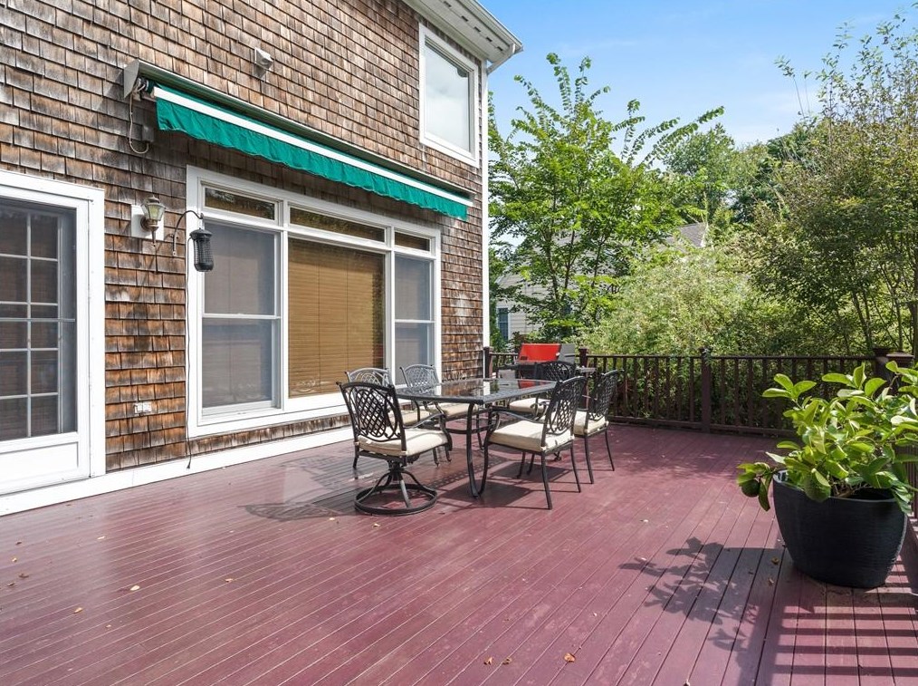 26 Griswold Ave, Bristol RI  02809-2927 exterior