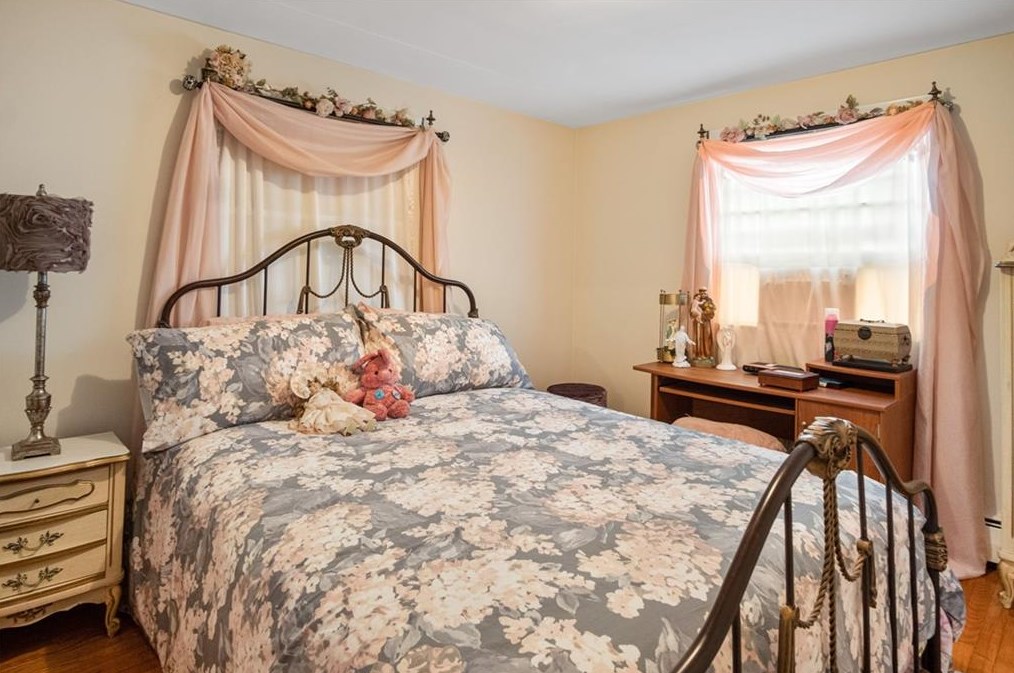 95 Hyde St, Cranston RI 02920-6315 exterior