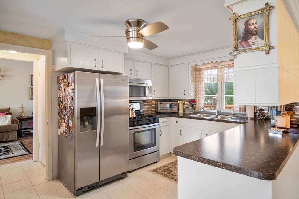 95 Hyde St, Cranston RI 02920-6315 exterior