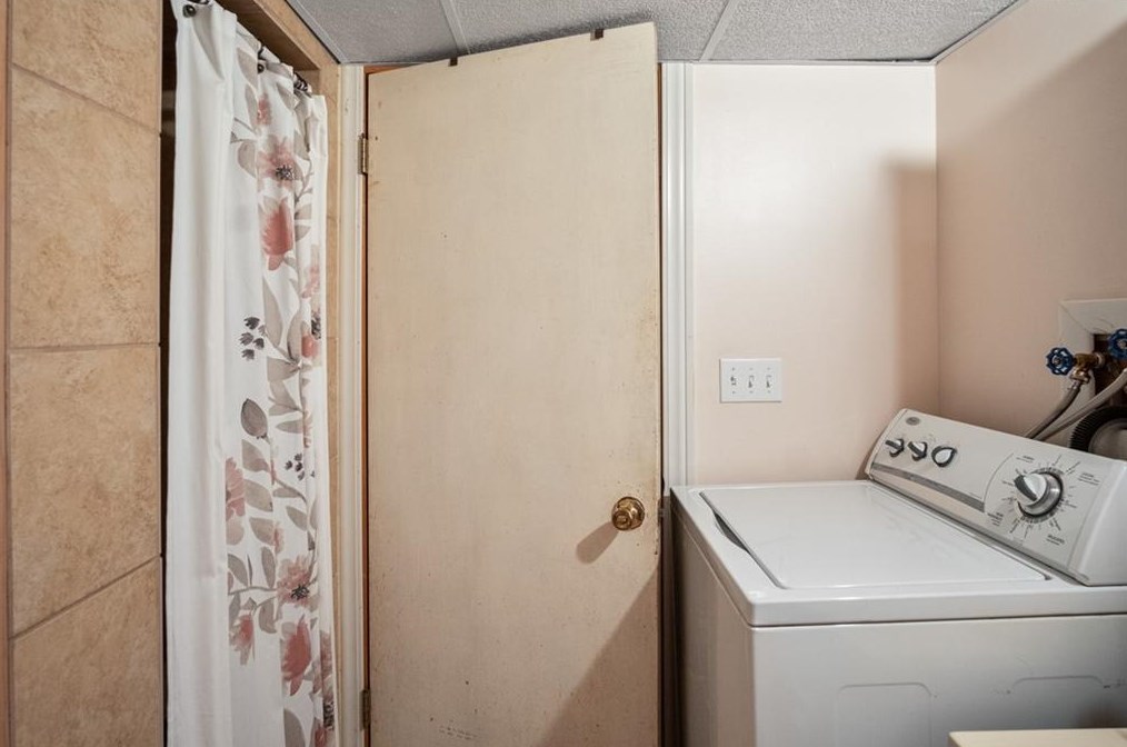 95 Hyde St, Cranston RI 02920-6315 exterior