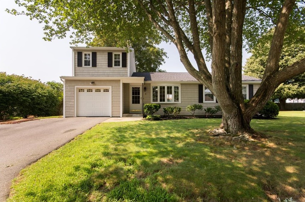 3 Lee Dr, Warren, RI 02885
