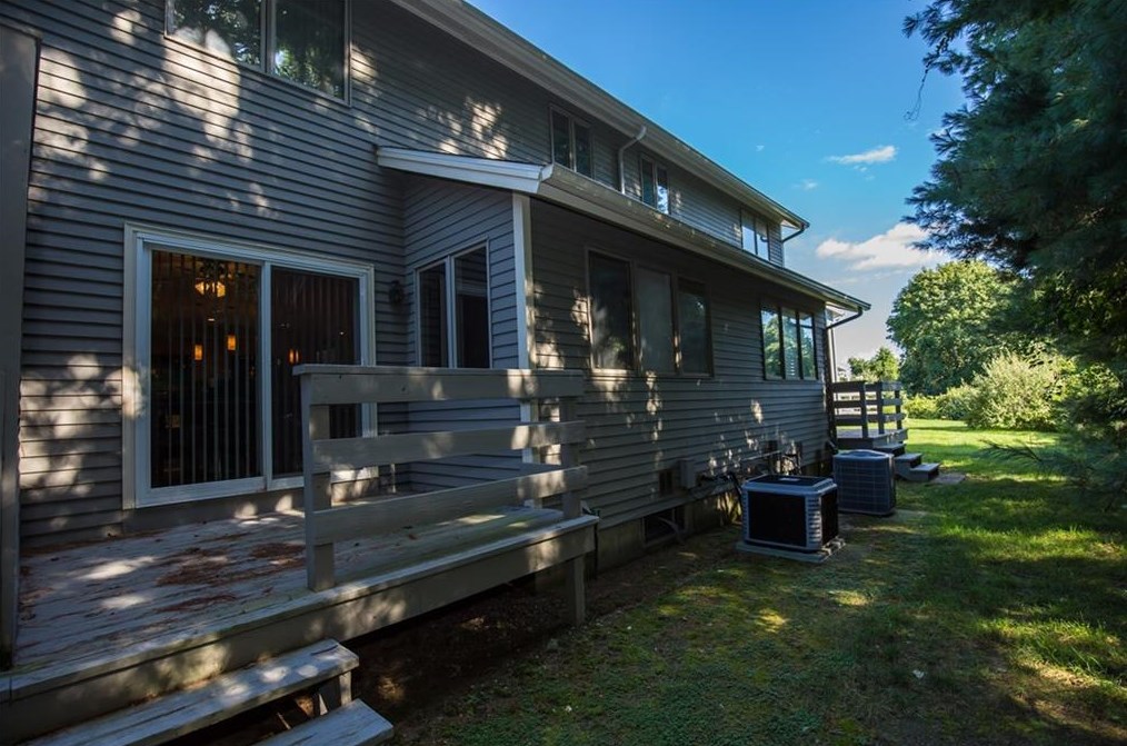 16 Tamarac Dr, Smithfield RI 02828-2537 exterior