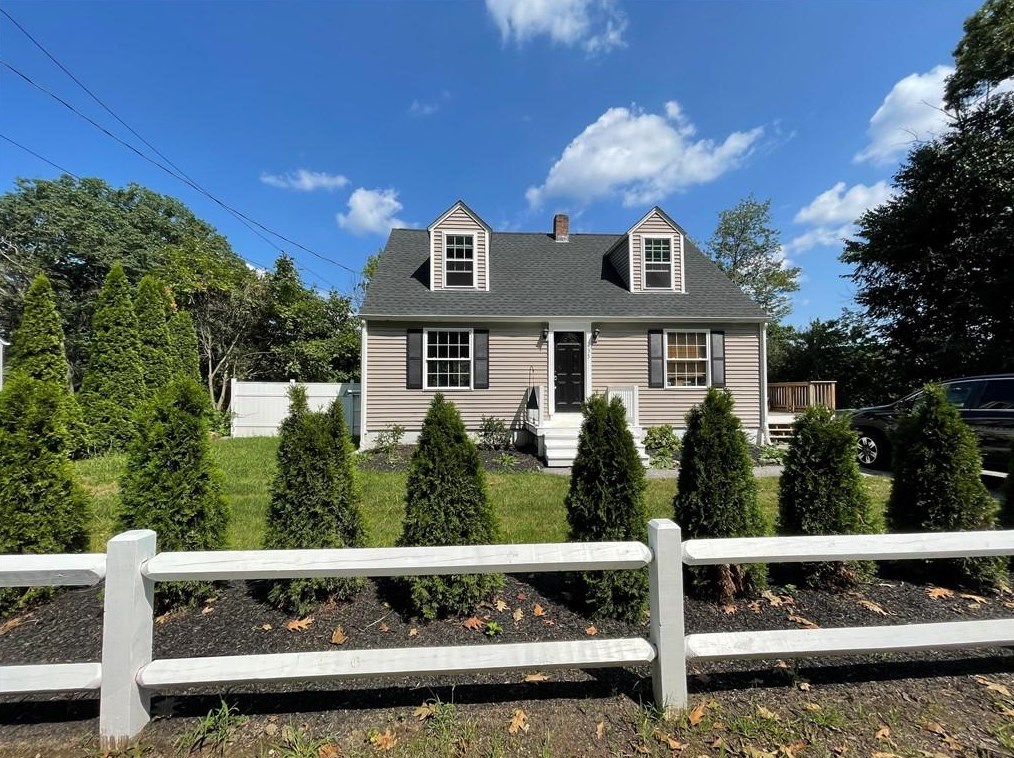 435 Farnum Pike, Smithfield, RI 02917