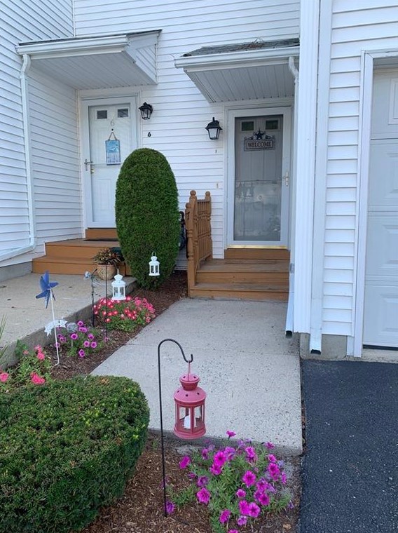 450 Providence St #7, West Warwick, RI 02893