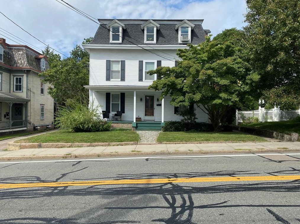 36 Grove Ave, Westerly, RI 02891