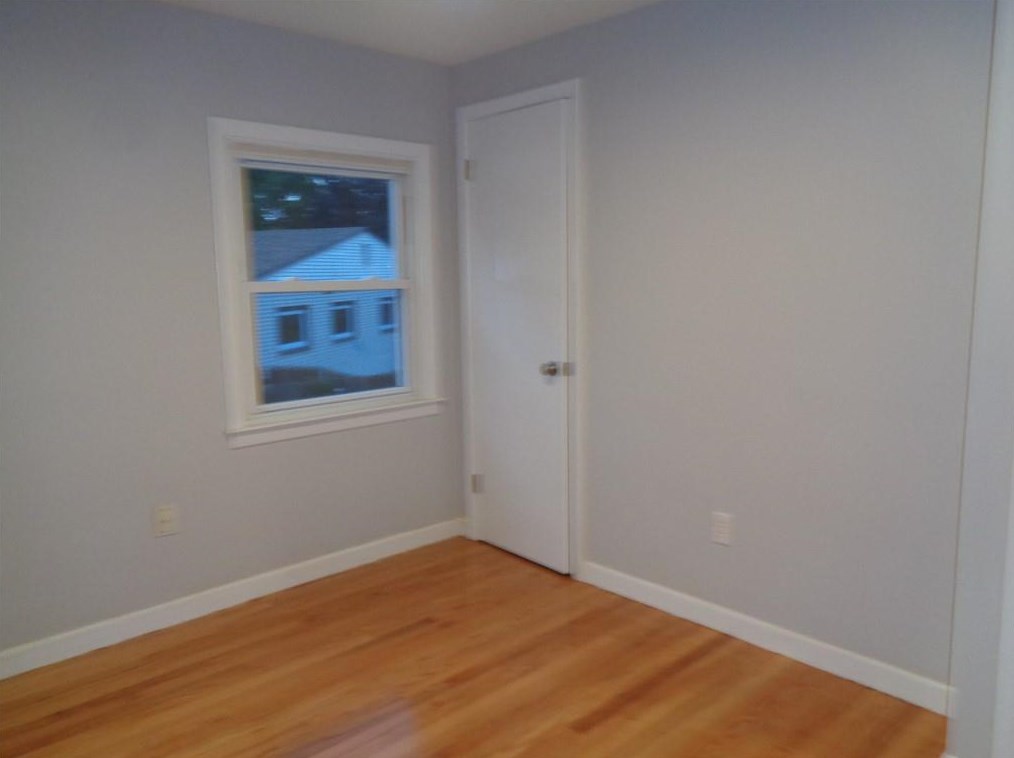 160 Lake Garden Dr, Cranston RI  02920-1208 exterior