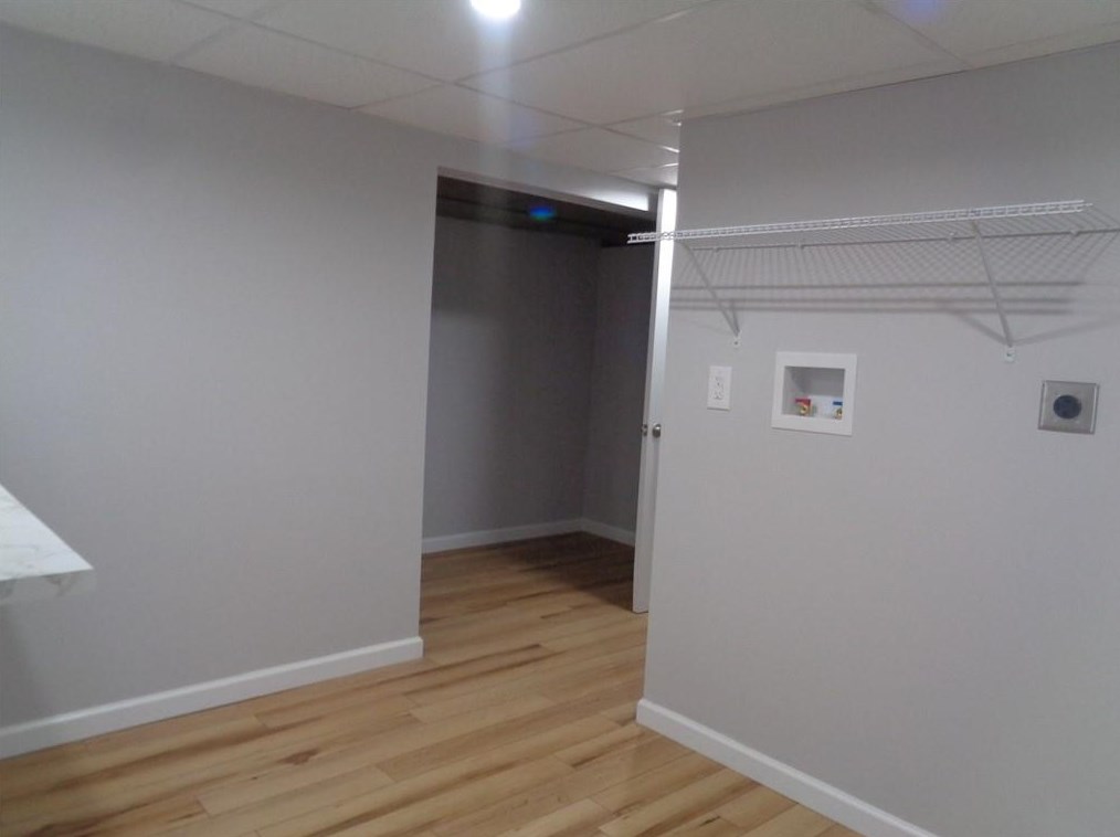 160 Lake Garden Dr, Cranston RI  02920-1208 exterior