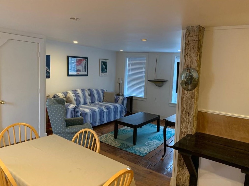 28 Broadway #a, Middletown, RI 02840