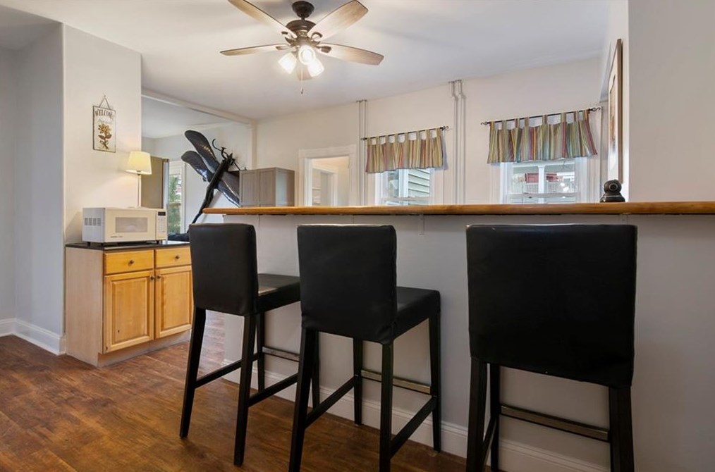 35 Brewer St Apt 1, Middletown, RI 02840