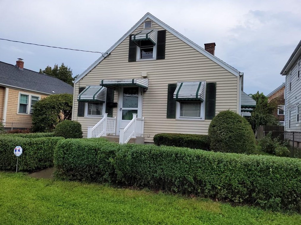 85 Rosemont Ave, Pawtucket, RI 02861-2424