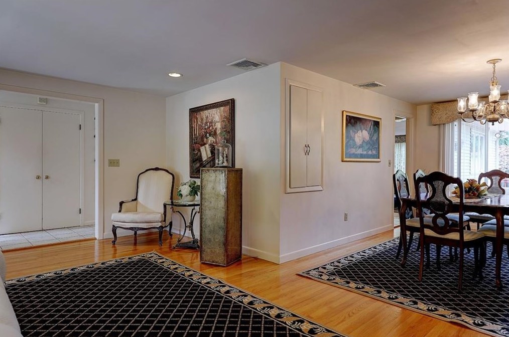 165 Belvedere Dr, Cranston RI 02920-3603 exterior