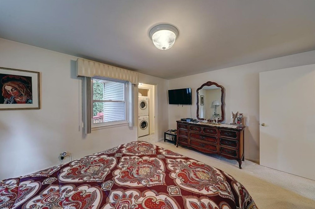 165 Belvedere Dr, Cranston RI 02920-3603 exterior