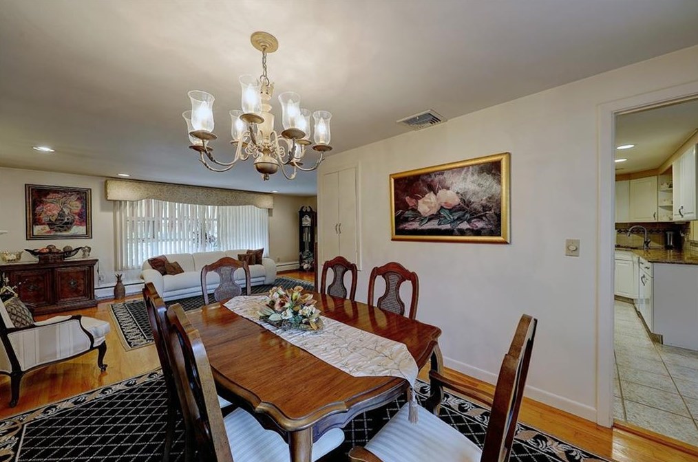 165 Belvedere Dr, Cranston RI 02920-3603 exterior