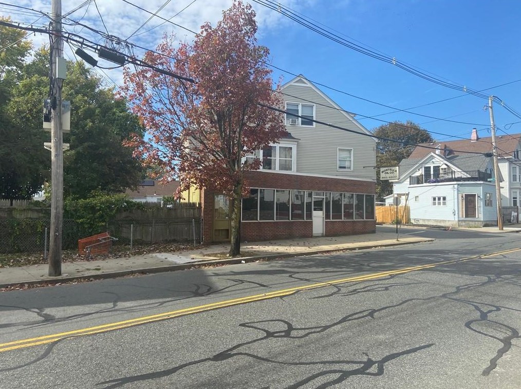 238 Admiral St, North Providence, RI 02908