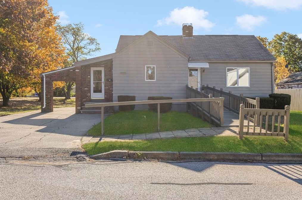 5 Forest Ave, West Warwick, RI 02893 exterior