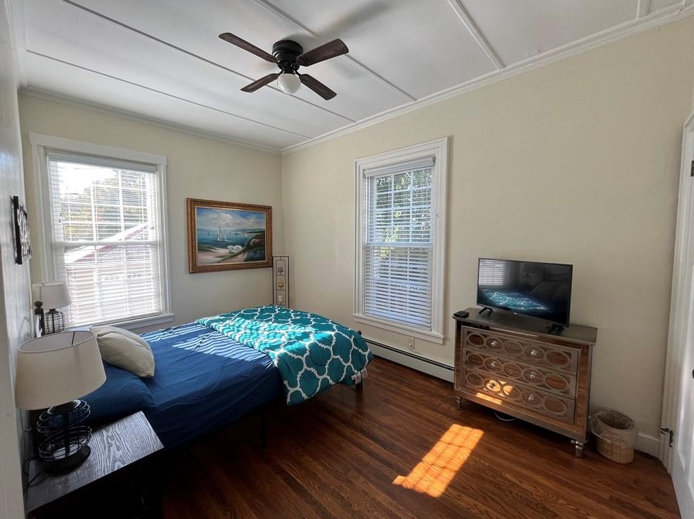 5 Elliot Pl # 1, Middletown, RI