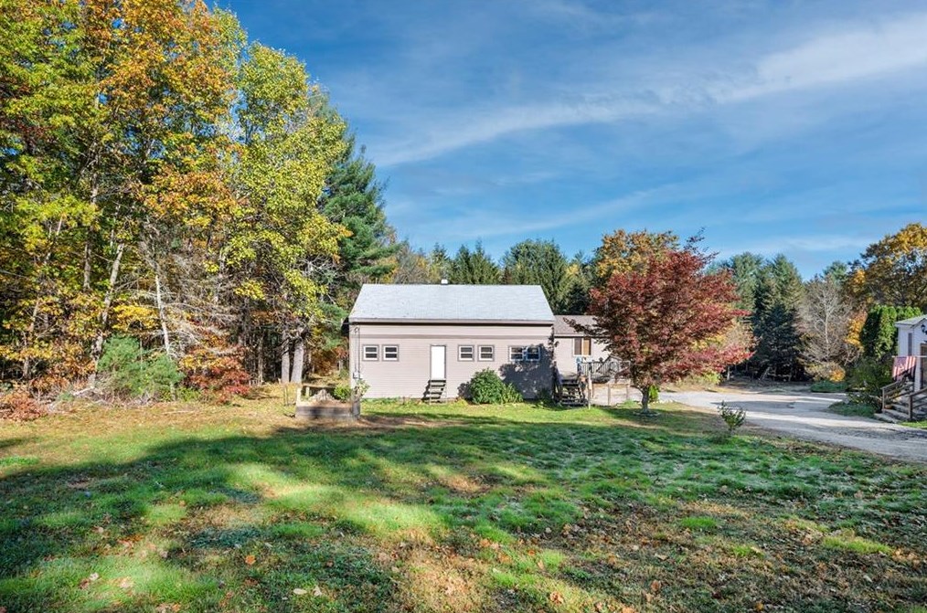 371 Mattity Rd, North Smithfield, RI 02896