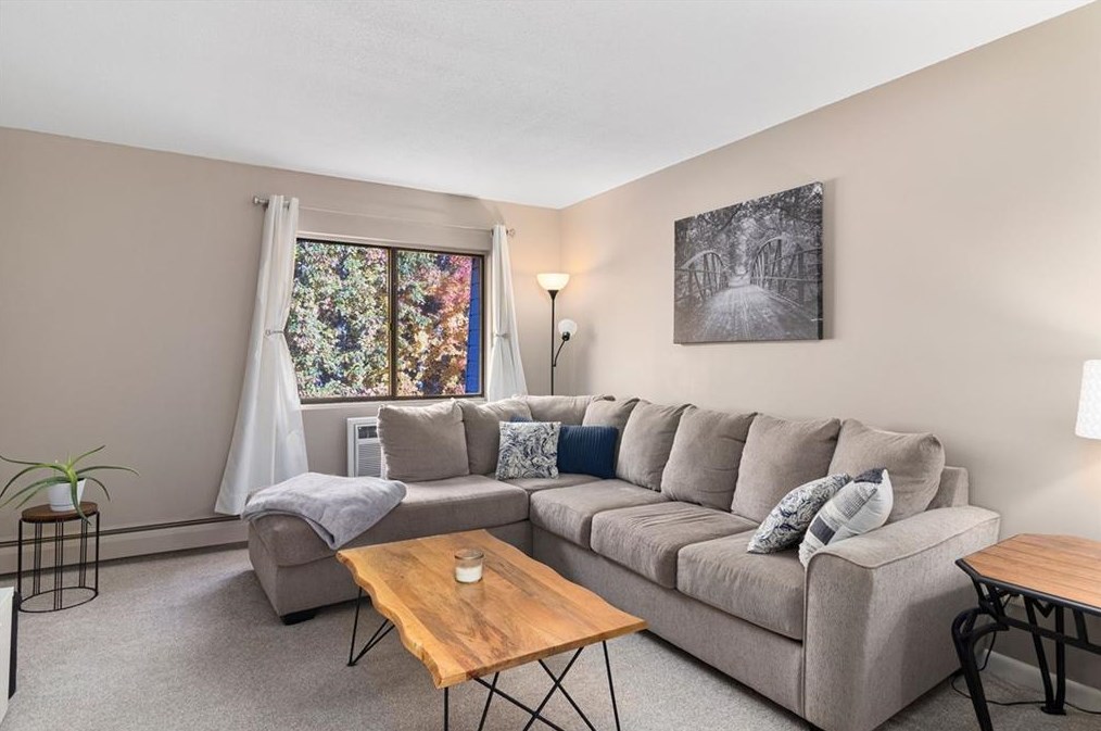 132 Hoffman Ave #204, Cranston, RI 02920