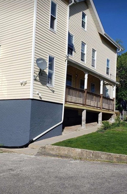 169 Park Ave #3, Woonsocket, RI 02895